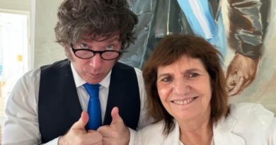 Milei promulgó la reforma laboral aprobada por el Congreso en Argentina